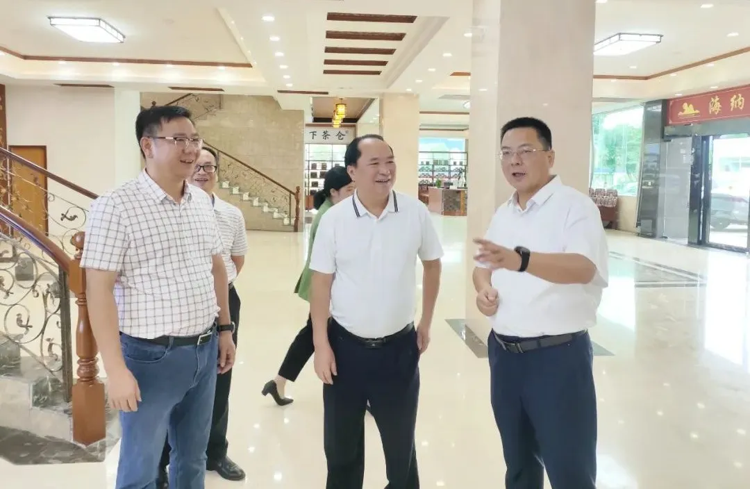 梧州市委常委、宣傳部部長(cháng)黃恩一行蒞臨集團調研指導