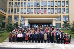 熱烈慶祝，12月15日，強壽集團董事長(cháng)李浪輝因壯醫藥研究治療領(lǐng)域取得的成績(jì)